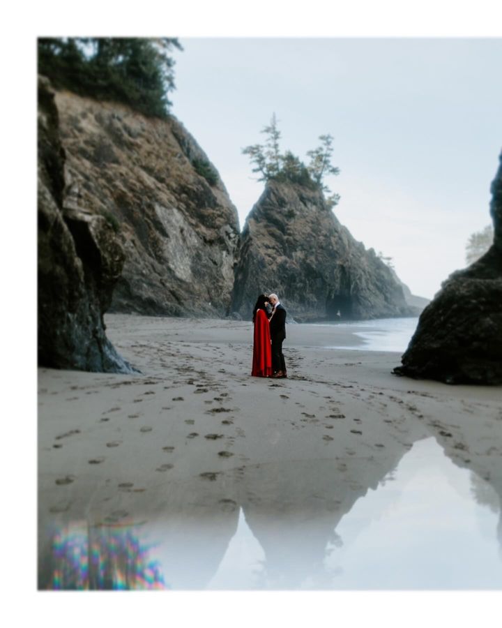 Elopement couple on a beach. Los Angeles elopement photographer.